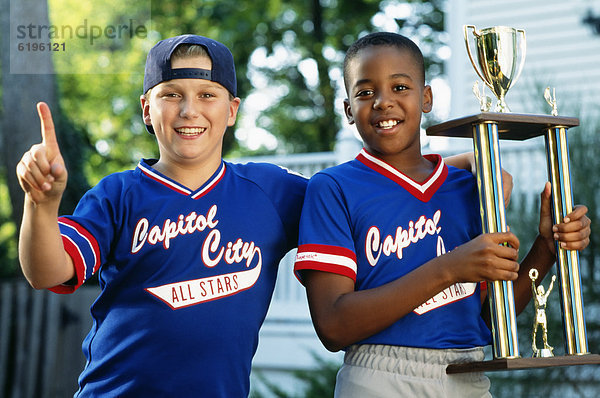 Junge - Person  2  Baseball  Pokal