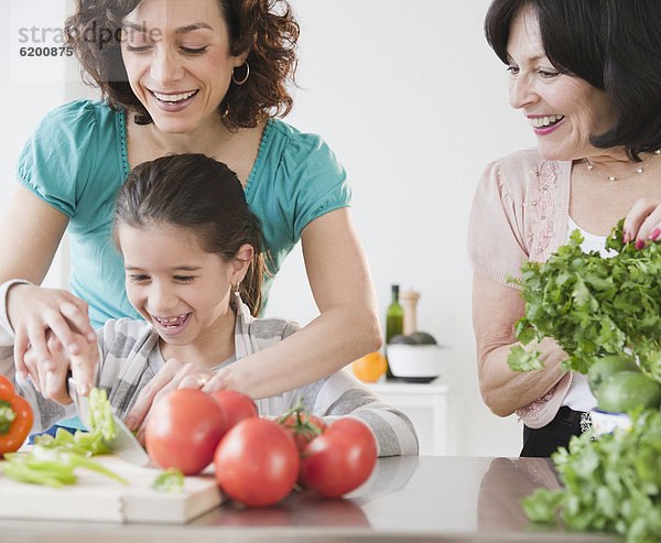 Familie Kochen zusammen