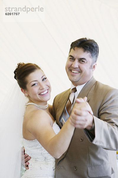 Braut  Hochzeit  Menschlicher Vater  tanzen