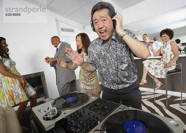 Party  zeigen  DJ