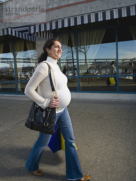 tragen  Tasche  kaufen  Schwangerschaft  Mittelpunkt