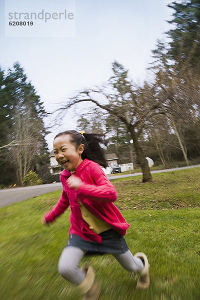 Außenaufnahme  rennen  südkoreanisch  Mädchen  freie Natur