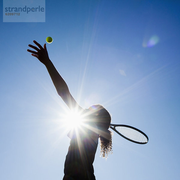 Europäer  Frau  spielen  Tennis