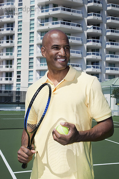 Mann halten Treffer treffen Ball Spielzeug Tennis