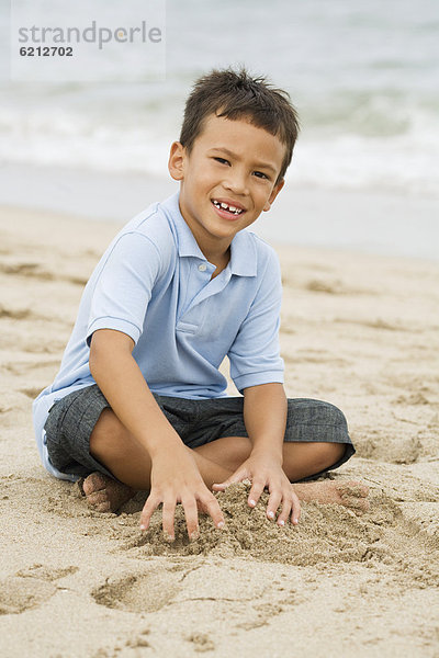 Strand  Junge - Person  Sand  mischen  Mixed  spielen