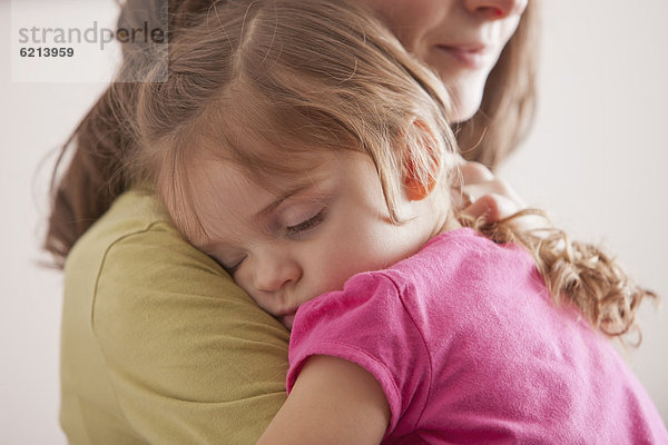 Europäer  tragen  schlafen  Tochter  Mutter - Mensch