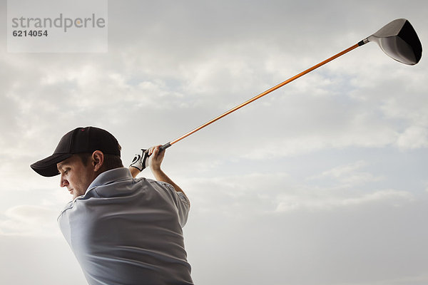 schaukeln  schaukelnd  schaukelt  schwingen  schwingt schwingend  Europäer  Golfspieler  Golfsport  Golf  Verein