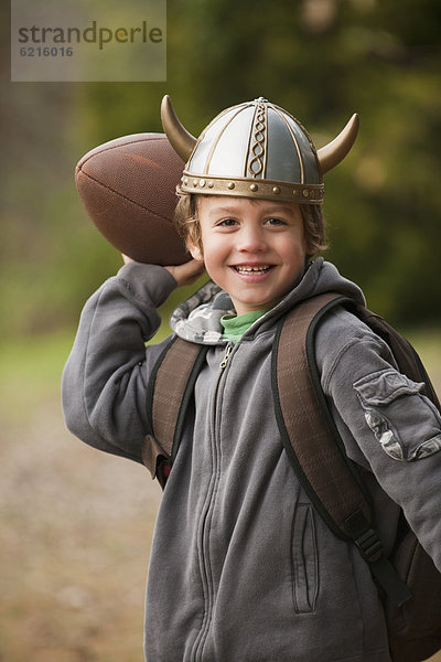 werfen  Junge - Person  Hut  mischen  Football  Mixed  Wikinger
