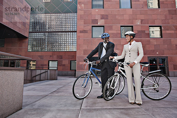 Mensch  Menschen  Fahrrad  Rad  Business  Innenhof  Hof