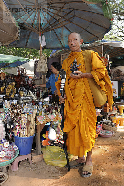 Boden Fußboden Fußböden Statue kaufen Heiligtum Souvenir Laden fünfstöckig Buddhismus Angkor Kambodscha Mönch Südostasien