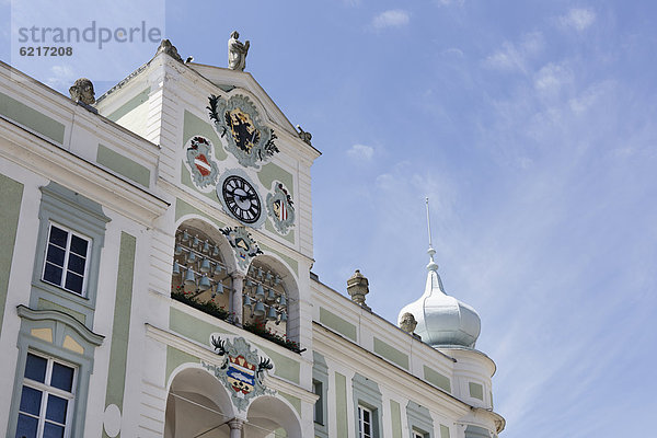 Rathaus mit Keramik-Glockenspiel  Gmunden  Salzkammergut  Oberösterreich  Österreich  Europa  ÖffentlicherGrund