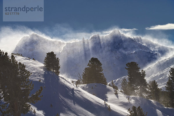 Föhnsturm über den Tuxer Alpen  Tirol  Österreich  Europa