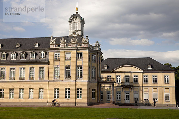 Das Schloss in Karlsruhe  Baden-Württemberg  Deutschland  Europa