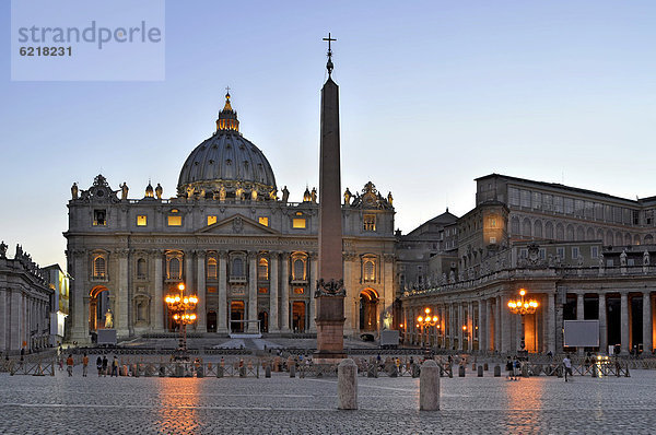 Dom St. Peter oder Petersdom  Obelisk  Apostolischer Palast  Petersplatz  Vatikan  Rom  Latium  Italien  Europa