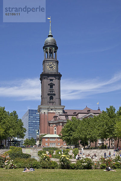 Michel  Hauptkirche Sankt Michaelis  Hamburg  Deutschland  Europa  ÖffentlicherGrund