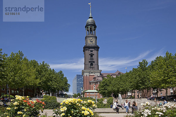 Michel  Hauptkirche Sankt Michaelis  Hamburg  Deutschland  Europa  ÖffentlicherGrund