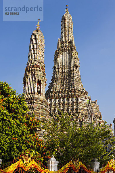 Türme des Wat Arun  Temple of the Dawn  Bangkok  Hauptstadt von Thailand  Südostasien