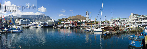 Panorama  V&A Waterfront und Tafelberg  Kapstadt  Südafrika  Afrika