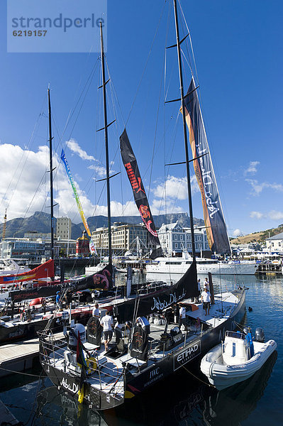 Volvo Ocean Race Crews an der V&A Waterfront vor der Regatta nach Abu Dhabi  Kapstadt  Südafrika  Afrika