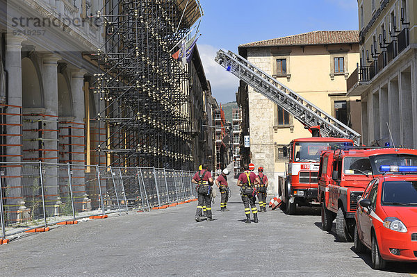 Feuerwehr Europa Aktivitäten Sicherheit Gebäude Geschichte Vernichtung April Erdbeben Italien