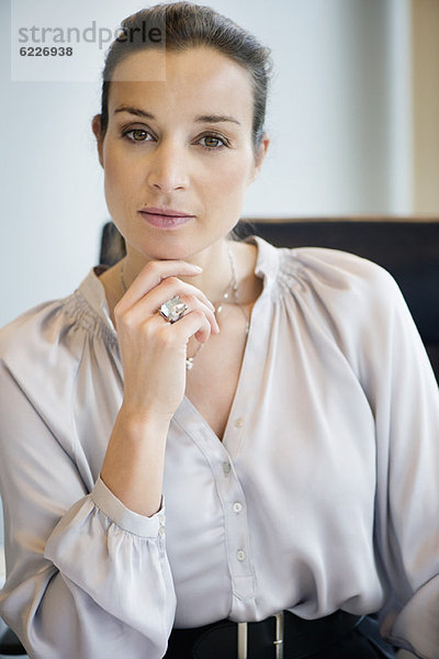 Portrait einer Geschäftsfrau im Büro
