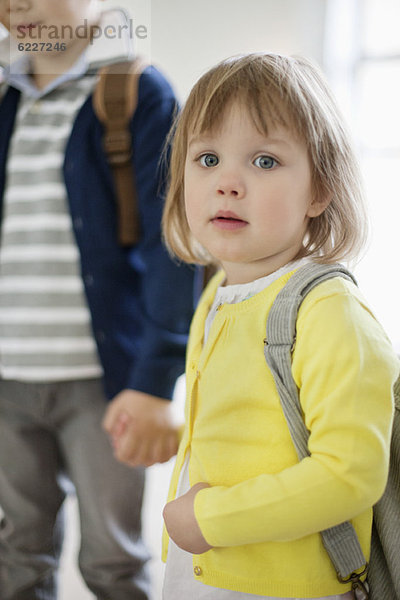 Portrait einer Schülerin und eines Schülers