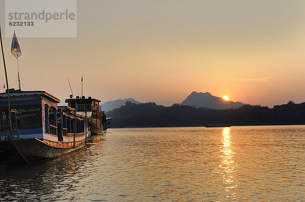 Sonnenuntergang  Mekong  Luang Prabang  Laos  Südostasien