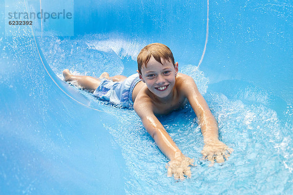 Wasser Junge - Person Schwimmbad Außenaufnahme 10-13 Jahre 10 bis 13 Jahre Rutsche rutschen