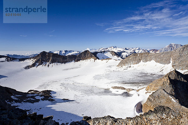 Aussicht beim Aufstieg zum Hohen Angulus  Ortlergebiet  hinten der König  Südtirol  Italien  Europa