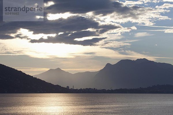 Europa  Sonnenaufgang  Italien  Langensee  Lago Maggiore  Piemont  Stresa