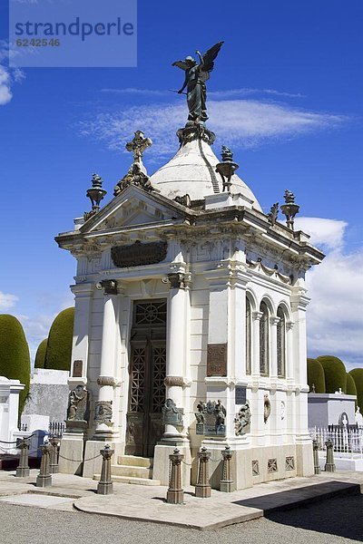 Großstadt  Geschichte  Stadion  Friedhof  Chile  Patagonien  Südamerika