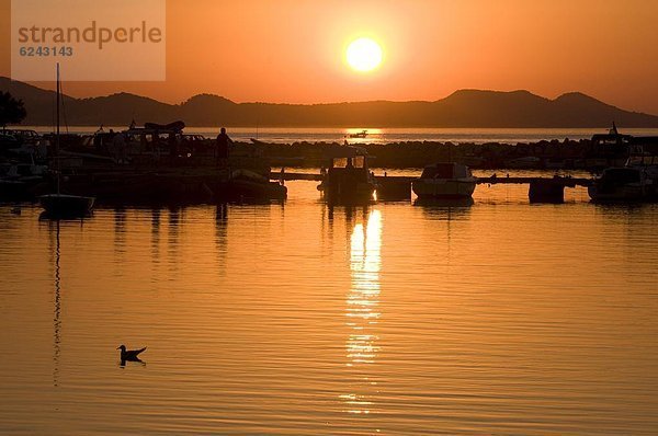 nahe  Europa  Sonnenuntergang  Boot  Fokus auf den Vordergrund  Fokus auf dem Vordergrund  Kroatien