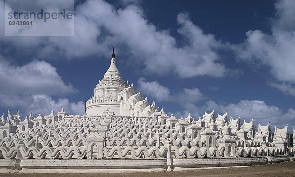 Berg  umgeben  bauen  fünfstöckig  Buddhismus  7  sieben  Reihe  Symbol  Myanmar  Asien  Mandalay Division  Mingun