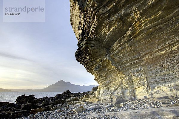 entfernt  Felsbrocken  Europa  Abend  baden  Großbritannien  Beleuchtung  Licht  Hügel  Highlands  Elgol  Isle of Skye  Schottland