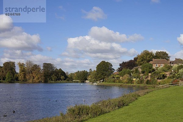 Europa Palast Schloß Schlösser Großbritannien Garten England Kent Leeds