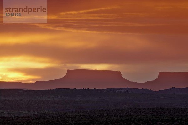 Vereinigte Staaten von Amerika  USA  hinter  Wolke  Sonnenuntergang  Nordamerika  Spitzkoppe Afrika  Utah