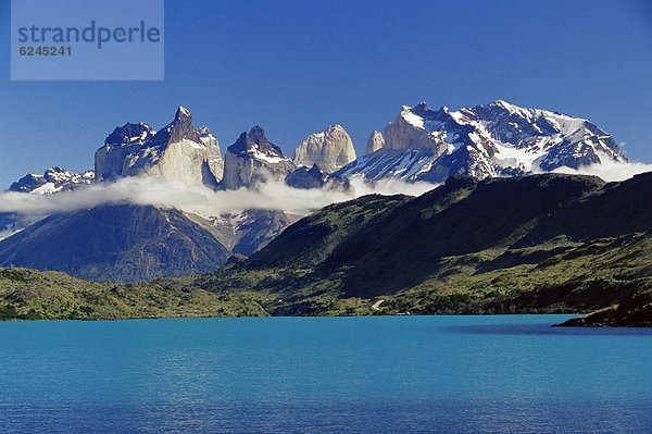 Wasser  See  blau  Torres del Paine Nationalpark  Lake Pehoe  Chile  Patagonien  Südamerika