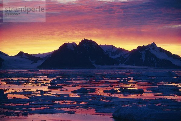 Sunrise  Antarktis  Polarregionen