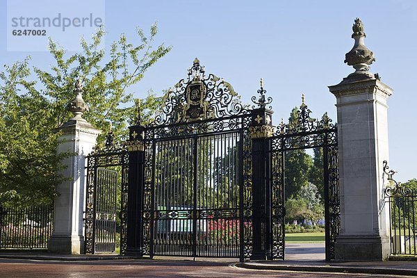 Queens Gate  Queen Marys Gardens  Regents Park  London  England  Großbritannien  Europa