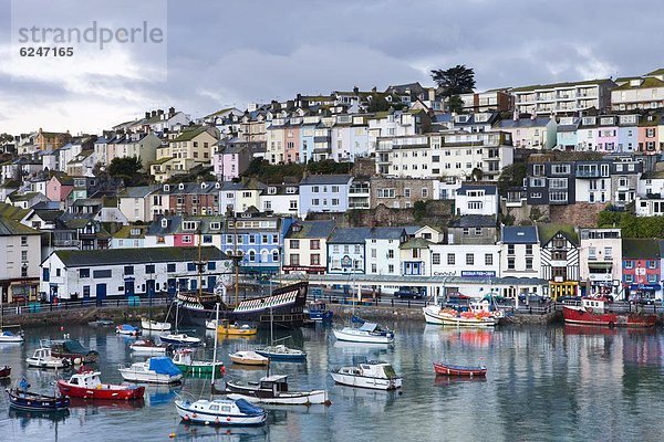 Hafen Motorjacht Europa Großbritannien klein Anker angeln Schiff Brixham England