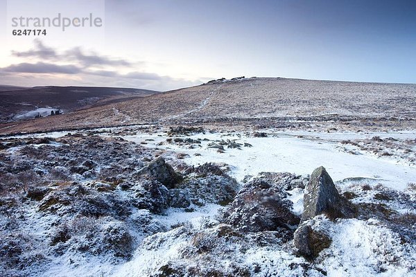 Hütte  Europa  bedecken  Stein  Großbritannien  Kreis  Lebensphase  Beschluss  Bronze  Devon  England  Schnee