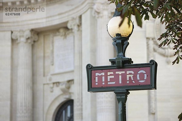Metro Schilder  Paris  Frankreich  Europa