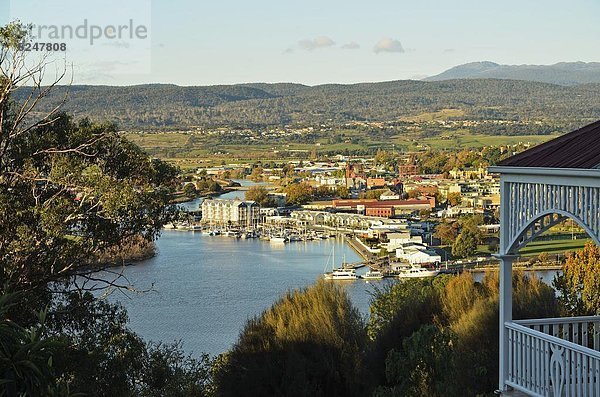 Fluss  Pazifischer Ozean  Pazifik  Stiller Ozean  Großer Ozean  Ansicht  Australien  Tasmanien