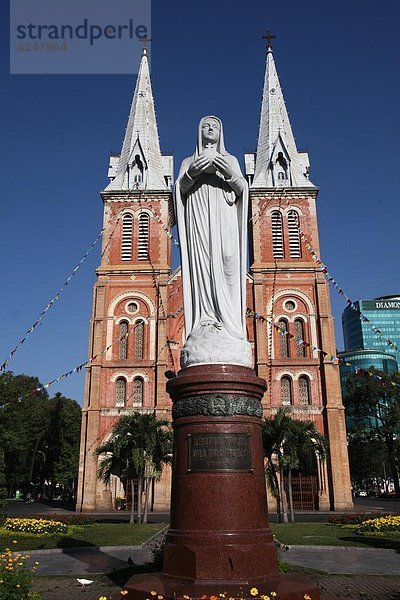 französisch  Kirche  bauen  Südostasien  Asien  katholisch  Ho-Chi-Minh-Stadt  Romanik