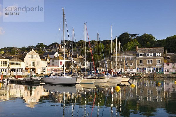 Hafen  Motorjacht  Europa  Schönheit  Morgen  Großbritannien  vertäut  Padstow  Cornwall  England