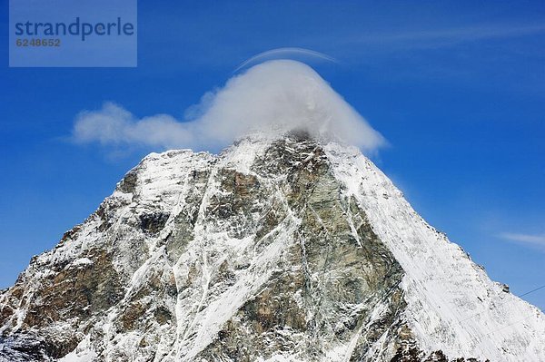 Europa  Wolke  hoch  oben  Matterhorn  Breuil-Cervinia  Alpen  Italien