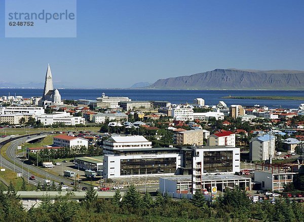 Reykjavik  Hauptstadt  Großstadt  Ignoranz  Ansicht  in die Augen sehen  ansehen  Angesicht zu Angesicht  gegenüber  Hallgrímskirkja  Island  Perle  Perlan