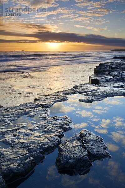 Europa  Winter  Strand  Großbritannien  über  Sonnenaufgang  England  Northumberland