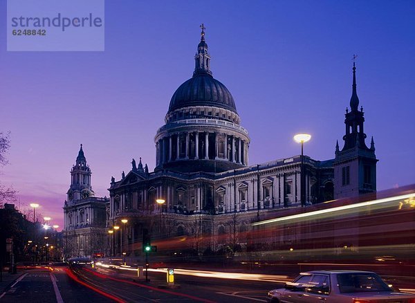 St. Paul s Cathedral am Abend  London  England  Großbritannien