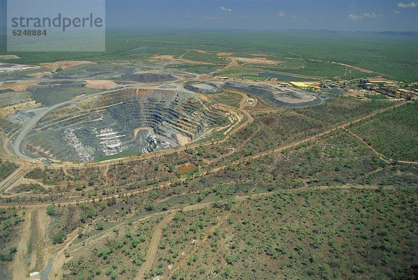 Gewinn  teilen  gehen  Ansicht  1  3  Bergwerk  Grube  Gruben  Luftbild  Fernsehantenne  Australien  Northern Territory